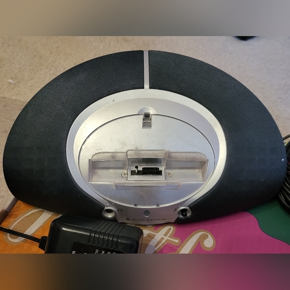 Xm radio with dock - Picture 5 of 6